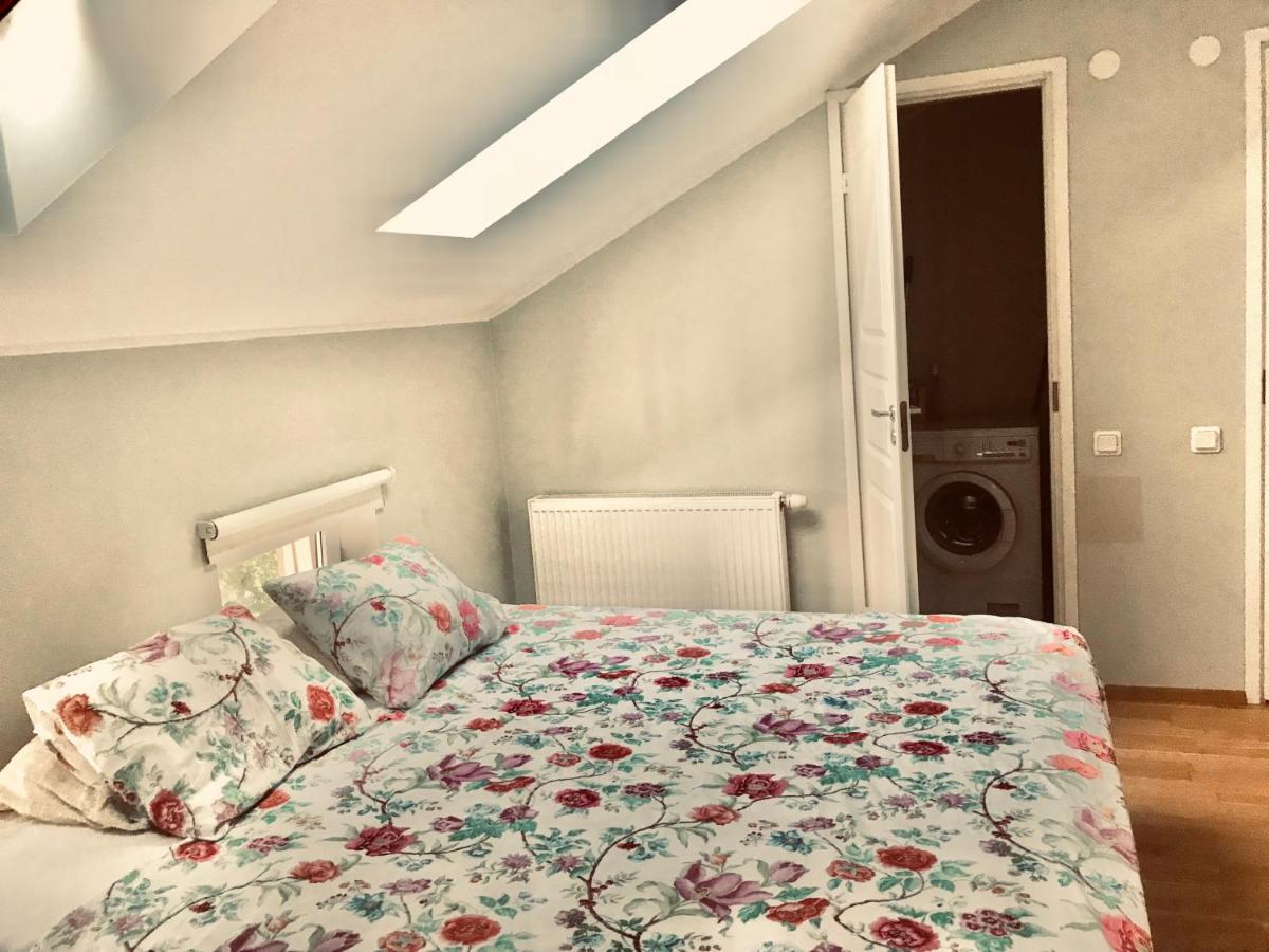 Cozy Penthouse Apartment, Free Parking * Tallinn